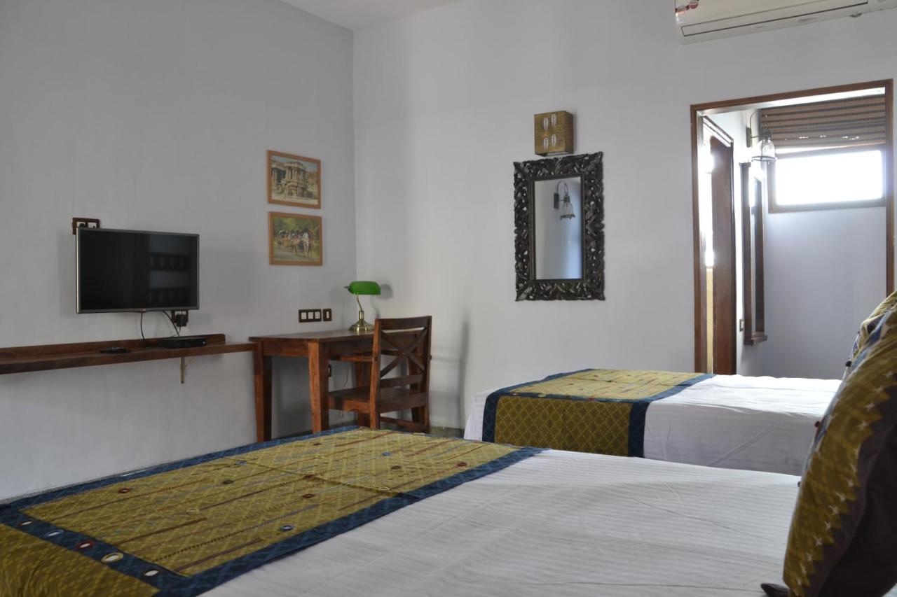 เฮอริเทจ รีสอร์ต ฮัมปี Hotel ภายนอก รูปภาพ