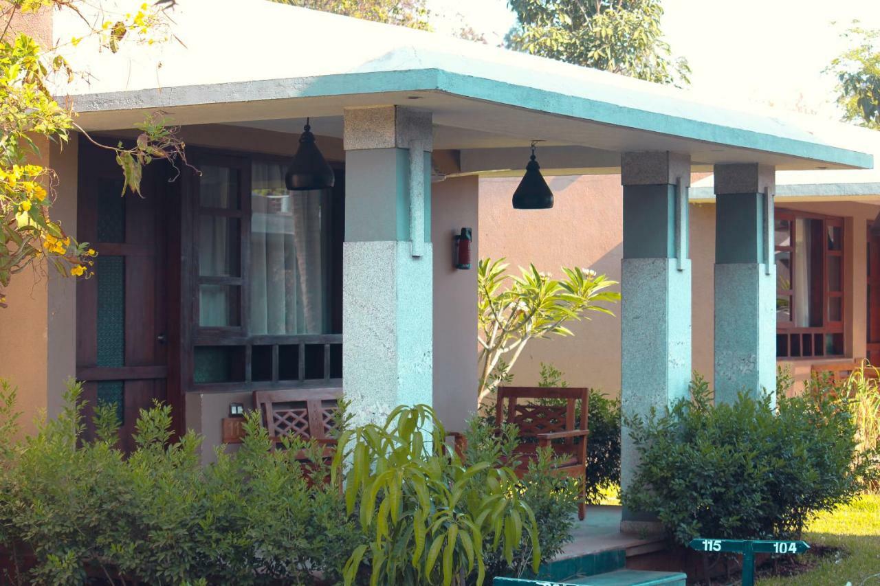 เฮอริเทจ รีสอร์ต ฮัมปี Hotel ภายนอก รูปภาพ